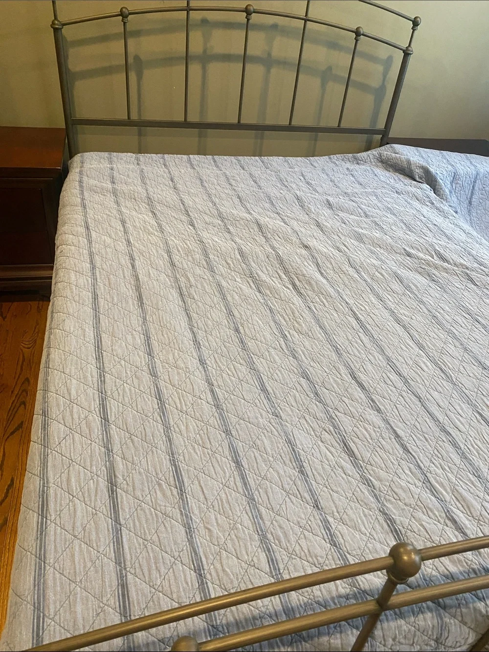 Bee and Willow Crystal Rose King Size Cotton Quilt 45 x100